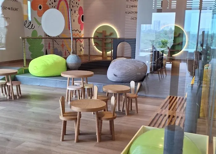 Luxury Bauhaus Nest Pool Gym Park Restaurant Apartment *